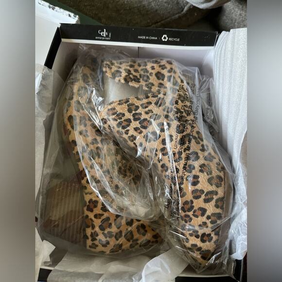 Chinese Laundry Cortes Faux Fur Leopard Print Ankle Boot - 9 NEW - Picture 4 of 7